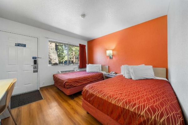 Motel 6 Big Bear image 10