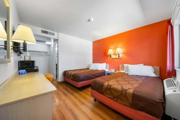 Motel 6 Big Bear image 12