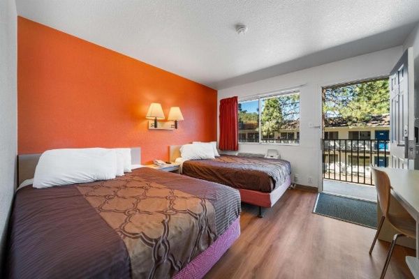 Motel 6 Big Bear image 9